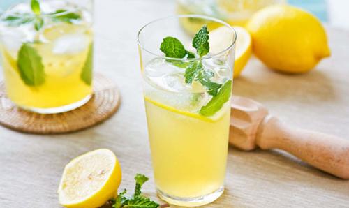 Как пить лимонную воду, чтобы похудеть. Польза воды с лимоном для похудения