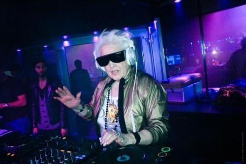 Как изменилось ваше отношение к жизни после достижения 60 лет. Успех после 60 лет: 10 женщин, изменивших свою жизнь и ставших знаменитыми, несмотря на возраст