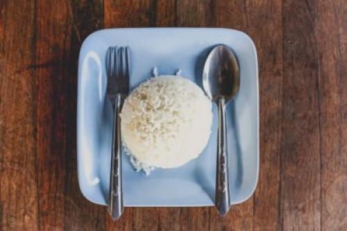 Как приготовить рисовую кашу для первого прикорма. Как сварить рисовую кашу на молоке и воде для ребенка
