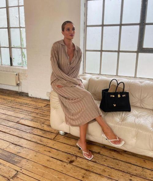 Трикотажное платье 2022. Трикотажное платье: лучшие модели 2022 и почему вам стоит купить хотя бы одно