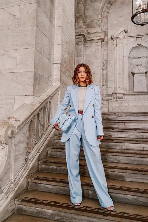 Брюки на каждый день. Женские брюки - будь в тренде в 2022 году: модные тенденции и новинки 02