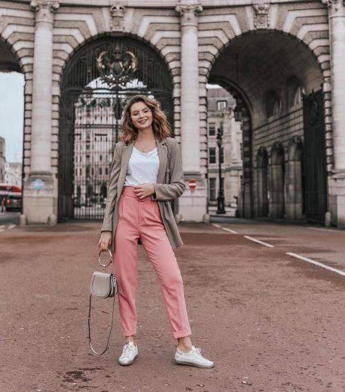 Модная форма и длина брюк 2022. Какая длина брюк в моде в 2022 12 Модная форма и длина брюк 2022. Какая длина брюк в моде в 2022 12