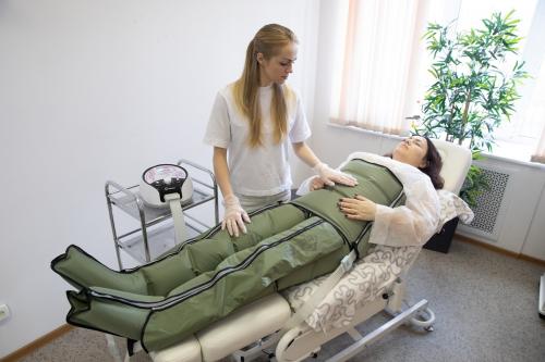 Можно ли сочетать вакуумно-роликовый массаж и LPG для большего эффекта. Комбинирование прессотерапии с другими процедурами для коррекции фигуры