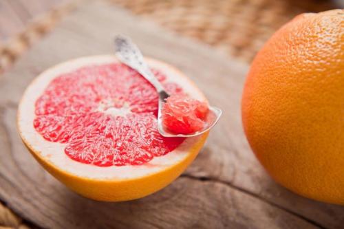 Употребление грейпфрута для похудения. Как действует грейпфрут, сжигает ли жир и как его лучше есть для похудения и с пользой для организма