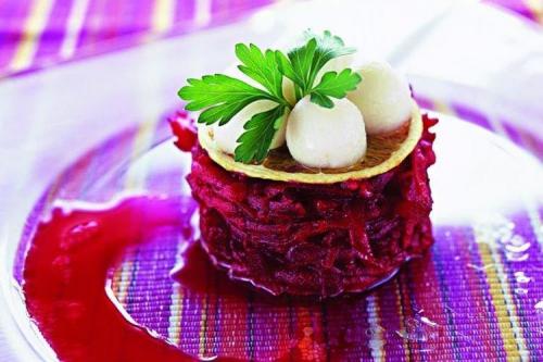 С чем лучше есть вареную свеклу. Салаты из вареной свеклы: 20 отличных рецептов