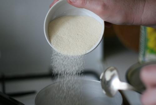 Манная каша на воде. Этапы приготовления: