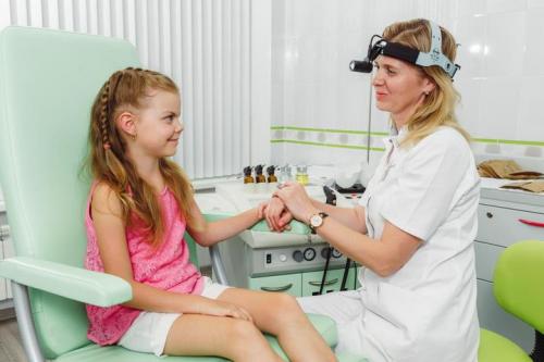 Можно ли прокалывать нос при месячных. Как ухаживать за кожей после пирсинга 01