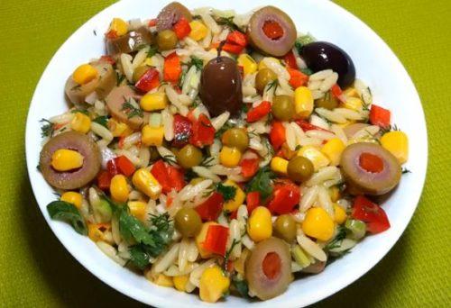 Какие продукты можно использовать для приготовления салатов с макаронами. Салаты с макаронами. 12 пошаговых рецептов очень вкусных салатов