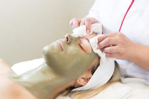 Средство от темных кругов под глазами в домашних условиях. Как убрать темные круги вокруг глаз в домашних условиях быстро, народные средства