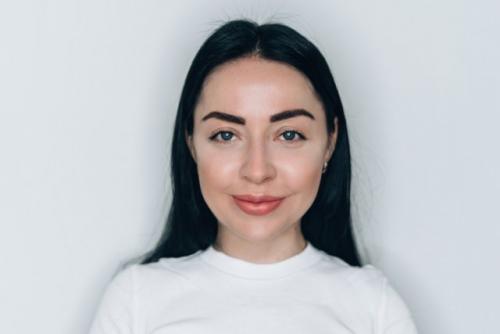 Как влияет наносывание макияжа на появление синих кругов под глазами. Круги ада: учимся маскировать синяки под глазами