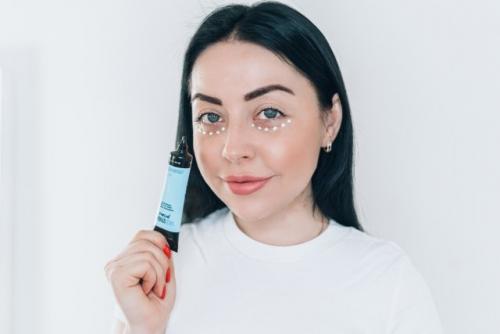 Как замазать синяки под глазами тональным кремом. Круги ада: учимся маскировать синяки под глазами