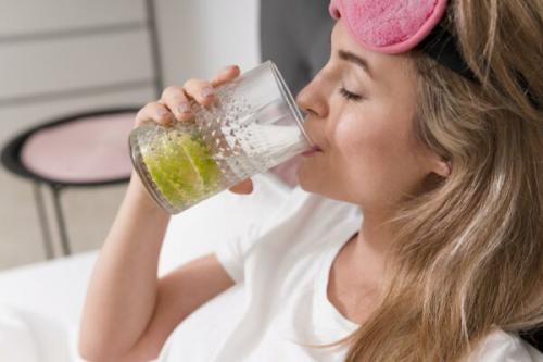 Как влияет лимонная вода на метаболизм. 25 полезных свойств воды с лимоном: очистит печень, ускорит метаболизм, поможет похудеть