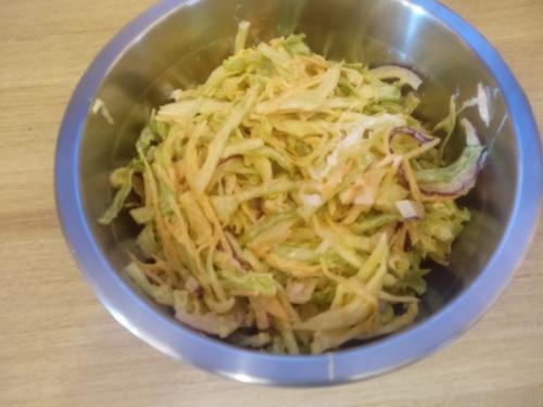 Сэндвич с рваной говядиной и жареным бататом