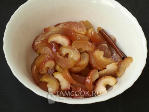 Как правильно добавлять сахар в яблочное варенье с дольками