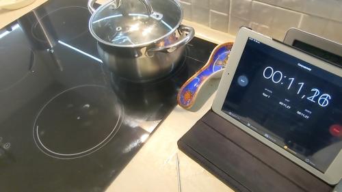 Какая из этих двух технологий более компактна